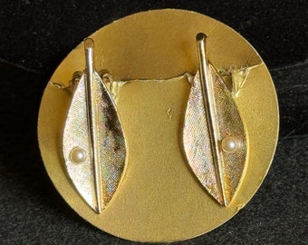 Sarah Coventry Gold Tone Earrings