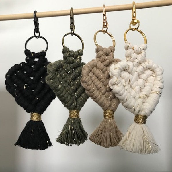 Porte-clés coeur en macramé