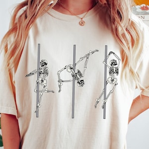 Comfort Colors® Skeleton Pole Dance Shirt Halloween Pole Dancing Skeletons T-Shirt Gift for Pole Dancer