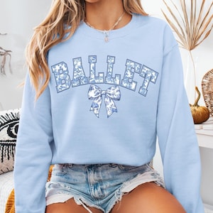 Toile Bow Ballet Sweatshirt for Ballerina Crewneck Ballet Core Aesthetic Pullover Blue Coquette Sweatshirt Gift-for-Dancer Gift-for Dance