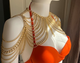 Gelaagde gouden schouderketting: boho-lichaamssieraden met franjes, rave-outfit