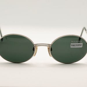 Valentino Vintage Sunglasses NOS - Mod. V678 - Col. 918 - New Perfect Rare