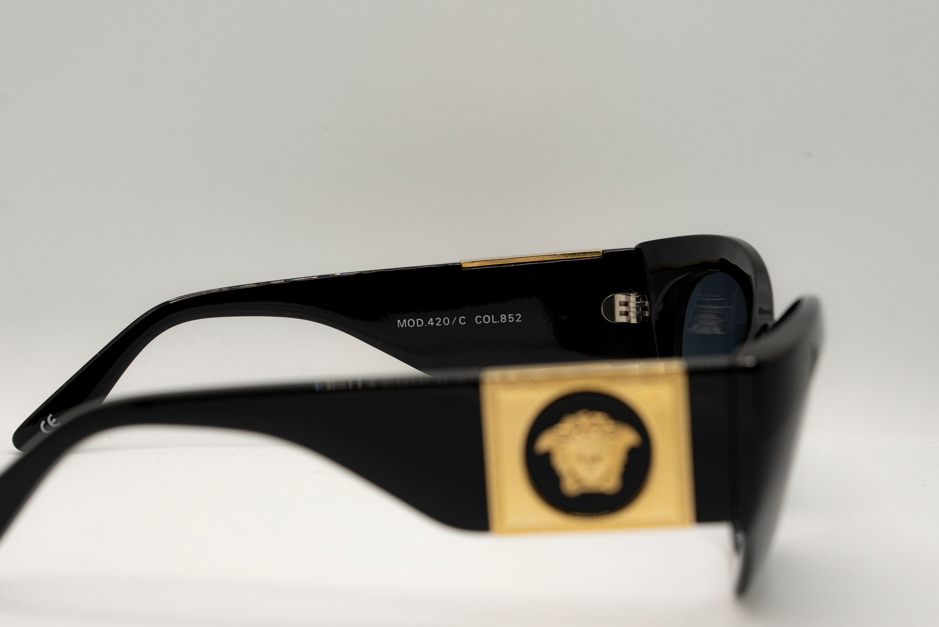 Gianni Versace Sunglasses Vintage NOS Mod. 420/C Col. 852