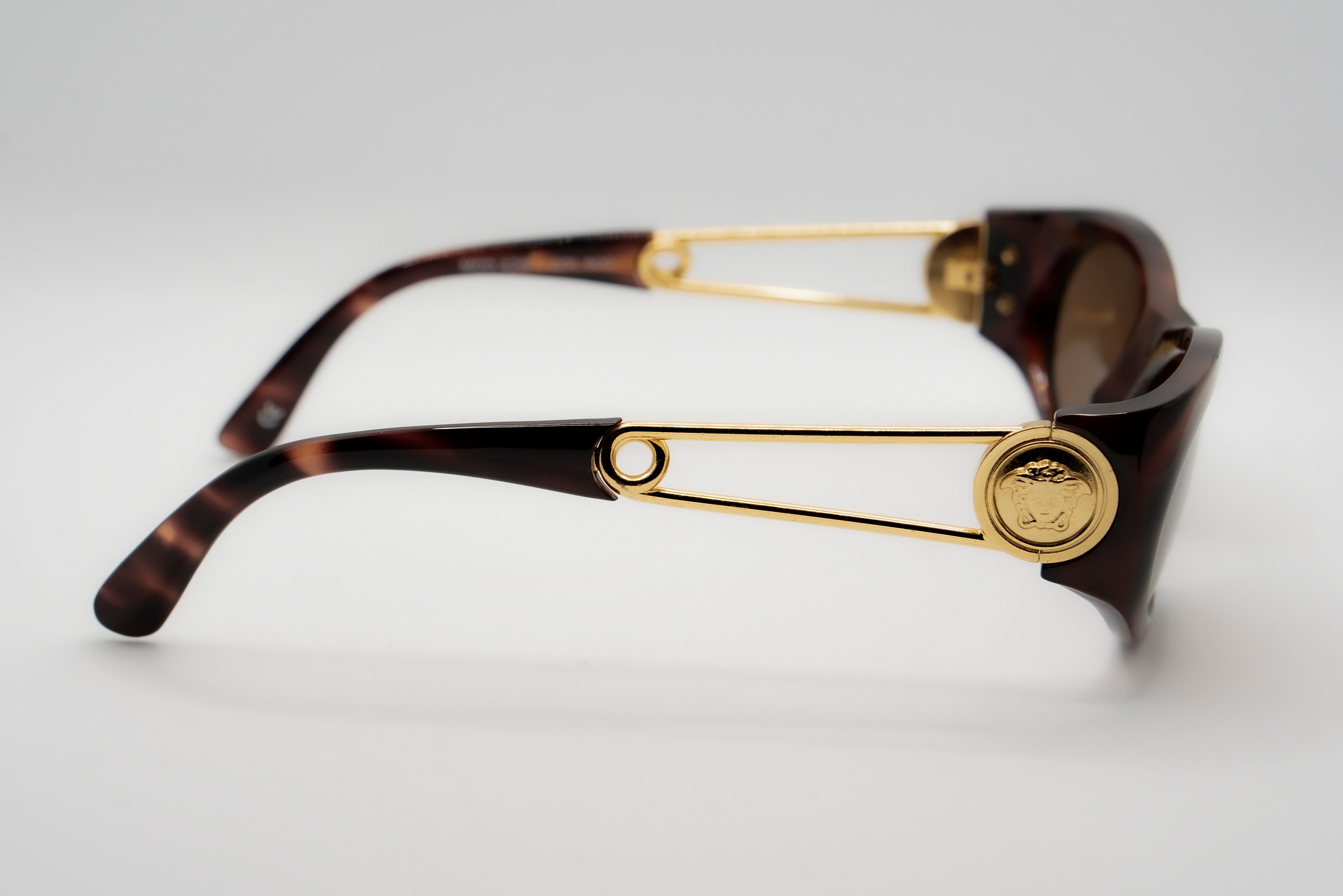 希少 VERSACE sunglasses clear ゴールド vintage 希少 VERSACE sunglasses clear ゴールド vintage Amazon.com: Versace