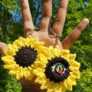 2in1 Sunflower Keychain NO-SEW Crochet Pattern PDF Spooky Halloween 3D Eye Flower