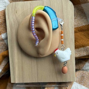 Chicken & Egg Hearing Aid Charm –Cute Farm-Themed Accessory for Tube or Wire Hearing Aids –Optional Silicone Holder –Fun Hearing Aid Jewelry