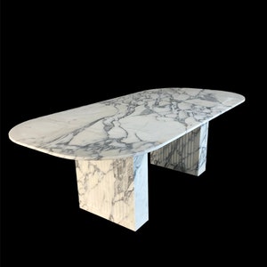 Tavolo in marmo arabescato