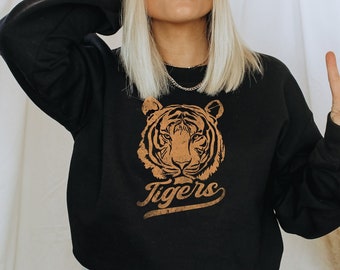 Tiger shirt boho boutique Go Tigers Easy tiger sports shirt retro tigers for women football softball Unisex Crewneck Sweatshirt
