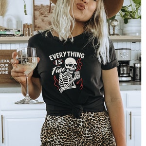 I&#39;m Fine everything is fine dark humor introvert motivational gift for her sarcastic sayings Unisex Jersey Short Sleeve Tee T-Shirt