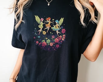 Maglietta unisex tinta in capo COMFORT Colors®, stile Fairy Fairycore, con estetica botanica, grunge e fiori selvatici, cottagecore.