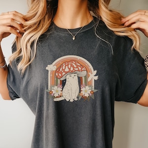 Funny Cat Shirt Mushroom head retro mycology cat lover owner tee COMFORT Colors Unisex Tee T-Shirt