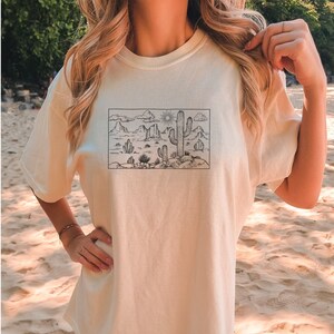 Woestijncactus retro grafisch T-shirt boho woestijnscène shirt voor vrouwen COMFORT kleuren T-shirt uniseks