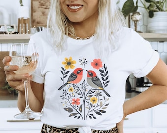 Chemise oiseaux art folklorique scandinave, oiseaux et fleurs nordiques Cottagecore, chemise fleur femme cadeau tee-shirt manches courtes en jersey unisexe