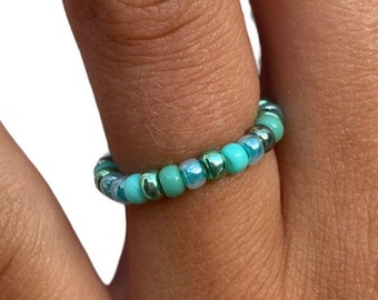 Anello di perline di semi di primavera, anello di perline Miyuki, anelli di perline di semi impilabili, anello di perline elasticizzato, anello minimalista, regalo fatto a mano