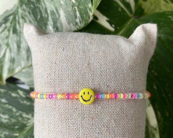 Bracelet de perles de graines arc-en-ciel Smiley néon, bracelet Miyuki, bracelets de perles de graines empilables, bracelet perlé extensible, bracelets minimalistes, cadeau