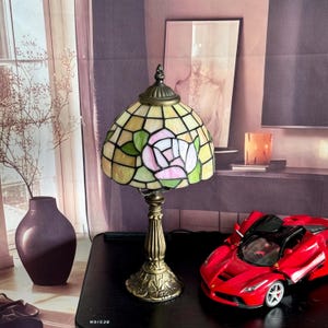 16"  Vintage Tiffany style retro stained glass rose table lamp Floral Accent Bedside Light Cottage Victorian Home Decor