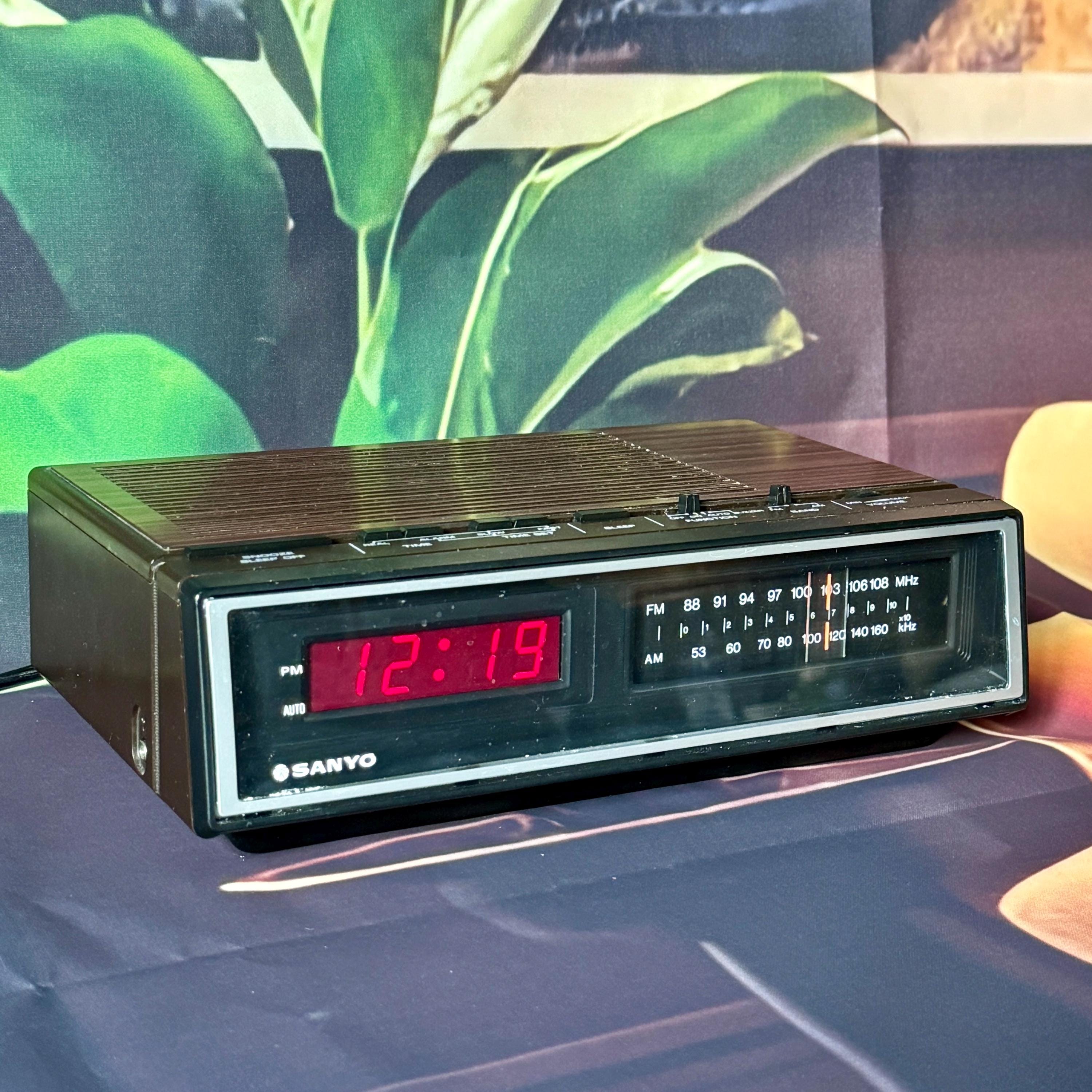 SANYODIGITAL CLOCK RADIO 新品未使用品 Vintage
