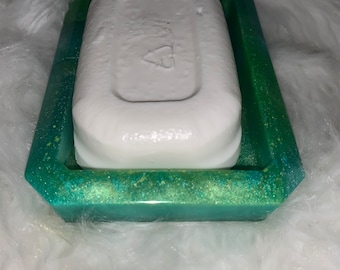 Soap dish, resin soap dish, bathroom decor, green soap dish, gift for mom, gift for her, wedding gift, bridal shower gift