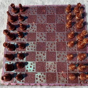 Raindrop chess set made from resin, unique chess set, strategy game, family game night, gift, chess board, hand crafted chess set
