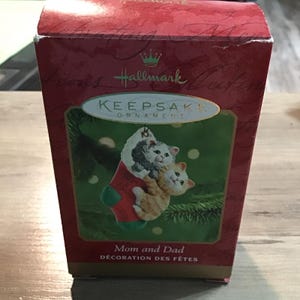 Hallmark Keepsake Ornament Mom & Dad Kitty Cats With Stocking ~ 2001