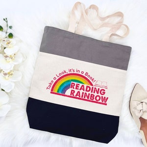 Rainbow Library Tote Bag, Book Lover Gift, Bookish Canvas Tote, Reading Rainbow, Librarian Gift, Gift For Her 画像 3