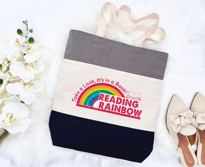 Rainbow Library Tote Bag, Book Lover Gift, Bookish Canvas Tote, Reading Rainbow, Librarian Gift, Gift For Her 画像 3
