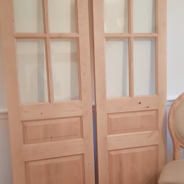 Puertas francesas de madera personalizadas, puertas de granero, puertas corredizas y puertas con bisagras. Se pueden fabricar en varios tamaños, diseños y maderas.