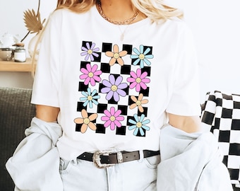 Retro Daisy Shirt, Retro Flower Shirt, Happy Face Daisy Shirt, Happy Face Flower Shirt, Daisy Graphic Tee, Colorful Checkered Shirt