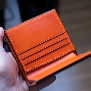 Cartera bi plegable de cuero hecha a mano, billetera para hombre, billetera de regalo, billetera Shell Cordovan, billetera de cuero, BlueShell Cordovan, Shinki Hikaku