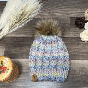 0-6 month infant handknit hat//Newborn knit hat
