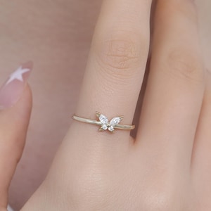 14K Solid Gold Butterfly Moissanite Ring, Sparkling Gemstone Stackable Ring, Gothic Animal Motif Pattern Ring, Dainty Alliance Band