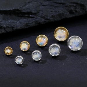 14K Vergoldete Lünette Einstellung Regenbogen Mondstein Bolzen, 925 Sterling Silber Mondstein Ohrläppchen Bolzen, Silber Helix Daith Conch Knorpel Ohrring