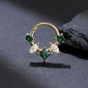 Ágata musgosa de ouro maciço 14K com argola de moissanita, argola Daith quadrada de ágata musgosa de ouro maciço, argola delicada de nariz de ouro 14K, argola de septo 16g