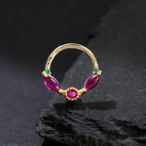 14K Solid Gold Rubinfarbener Cubic Zirkonia Clicker Hoop, Gold Marquise Edelstein Daith Helix Hoop, zierlicher Diamant Nasenring, Septum Ring 18g