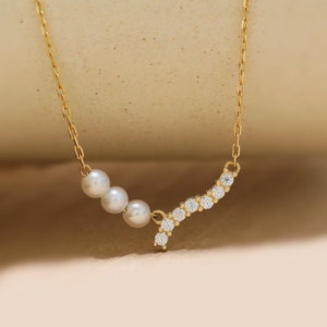 14k Solid Gold Freshwater Pearl Necklace, Moissanite Pendant Necklace, Gold Chevron Necklace, Elegant Pearl Necklace, Bridesmaid Jewelry