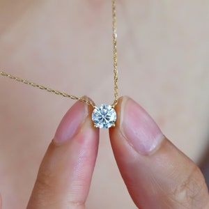 14k Gold Moissanite Necklace Moissanite Solitaire Necklace Bridesmaid Necklace Minimalist Round Brilliant Cut Solitaire Necklace zdjęcie 1