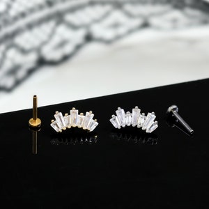 14K vergulde waaiervormige oorknop met zirkonia, 925 sterlingzilveren helixknop, zilveren conch-kraakbeenknop, platte achterkant.