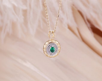 14K Solid Gold Oval Pendant Necklace, White Gold Disc Pendant, Vintage Pendant, Classy Retro Necklace, Oval Disc With Oval Emerald Center