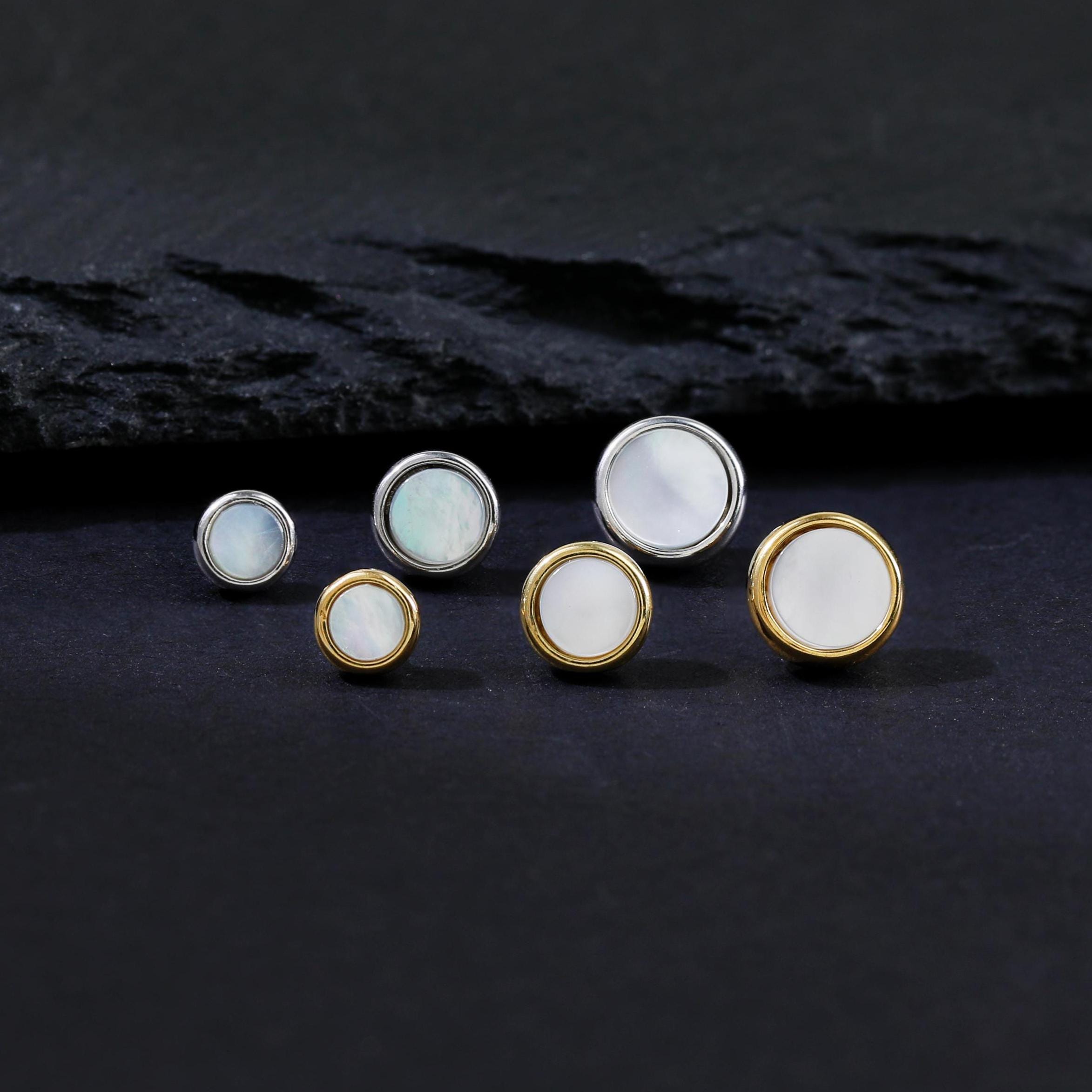 Boucles D'Oreilles Clous En Argent 925 Avec Nacre Blanche 12 Mm - Motif Fleur - Neuf Sans Emballage