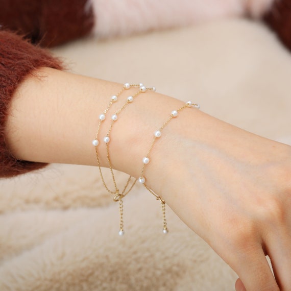 ブレスレット LESS IS MORE Freshwater Pearl Bracelet 14K Gold Field Magnet Pink Fresh Water Pearl Bracelet, 14k Gold Filled Disk Charm