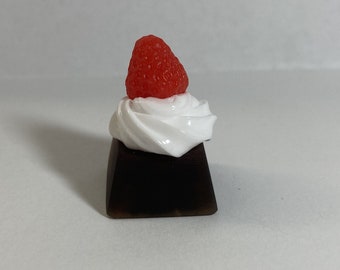 Strawberry Chocolate Cream Dessert Artisan Keycap For Mechanical Keyboards
