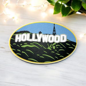 Abbellimento fustellato per album di ritagli Hollywood Hills - completamente assemblato da cartoncino di qualità a strati