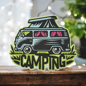 Abbellimento fustellato "Camping Camper Van" - completamente assemblato da cartoncino di qualità a strati