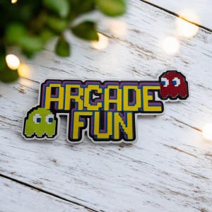 Fustellatura Arcade Fun Scrapbook Die Cut - completamente assemblata da cartoncino di qualità a strati