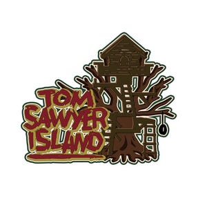 Può includere: Un'illustrazione di una casa sull'albero con le parole "TOM SAWYER ISLAND" scritte sotto, in rosso e giallo.