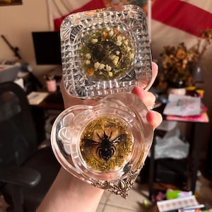Repurposed Desktop Clock - Vintage - Resin Art - Real Specimen
