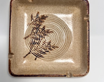 Cenicero de cerámica "Treasure Craft" de la década de 1960