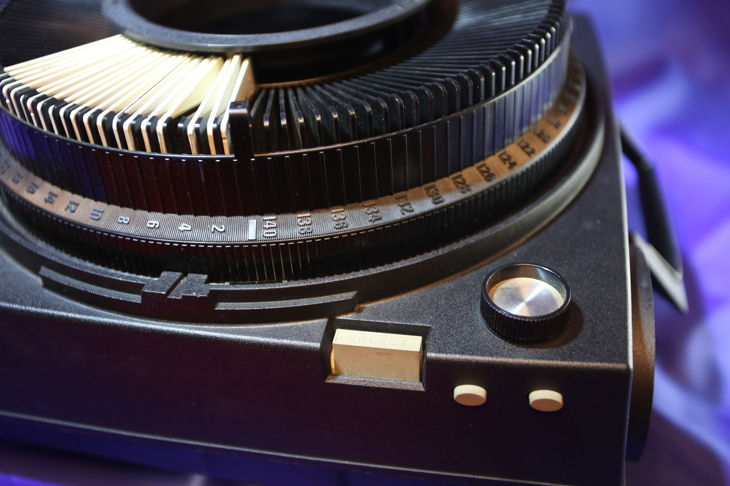 Vintage Kodak Carousel 600H 35mm Slide Projector With Remote Etsy