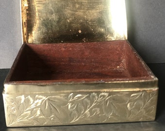 Vintage Indian Brass Trinket/Jewelry Engraved Flower/Vine Box w/Wood Interior