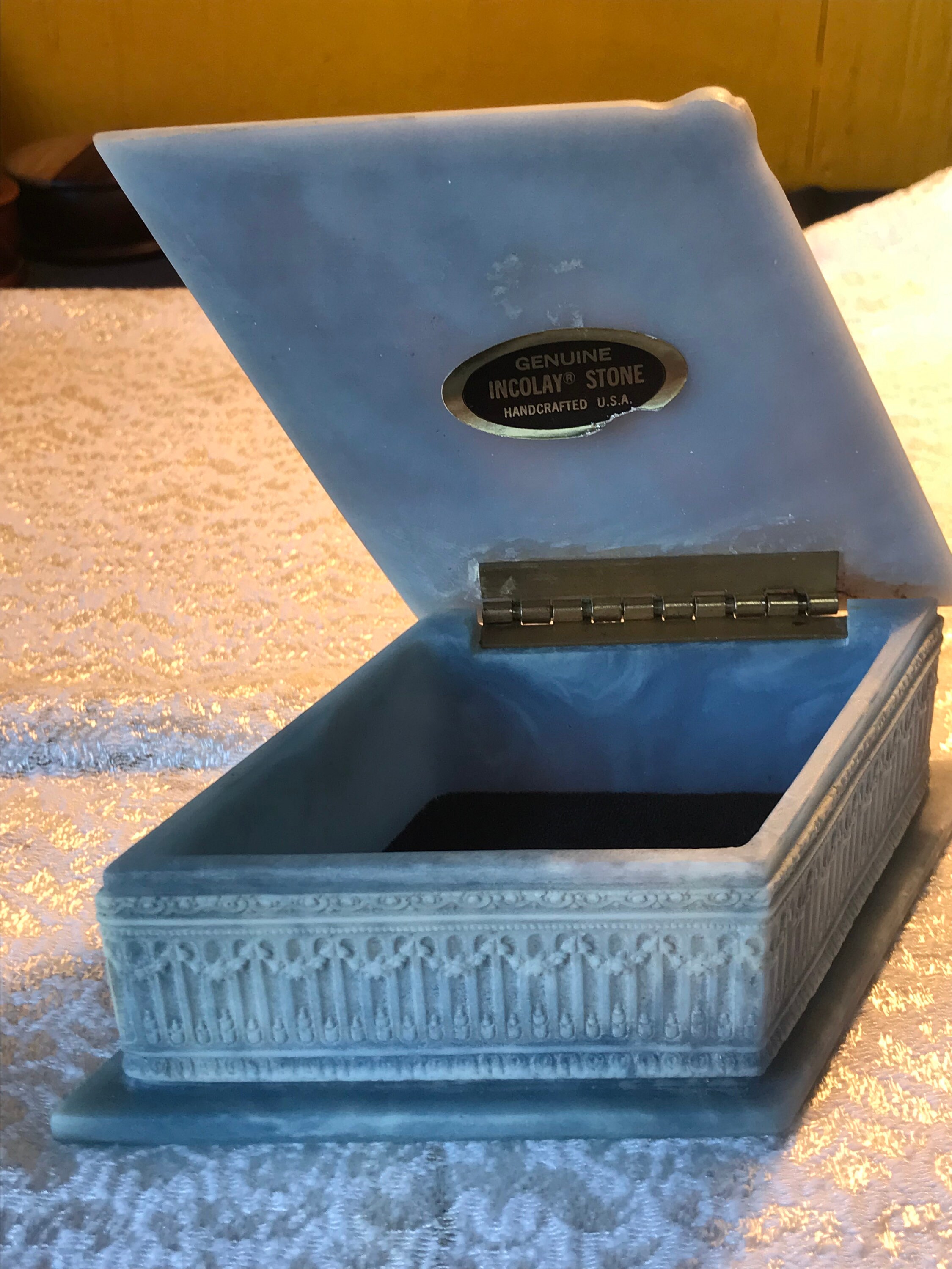 ヴィンテージインコレイストーンカメオジュエリーボックス：アメリカ製